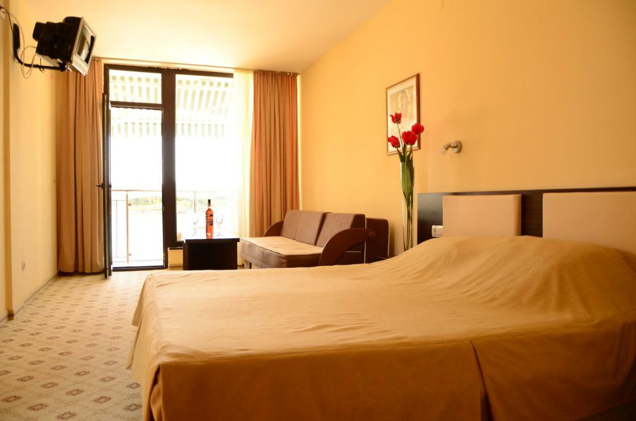 Family Hotel Teos Kiten  Zewnętrze zdjęcie